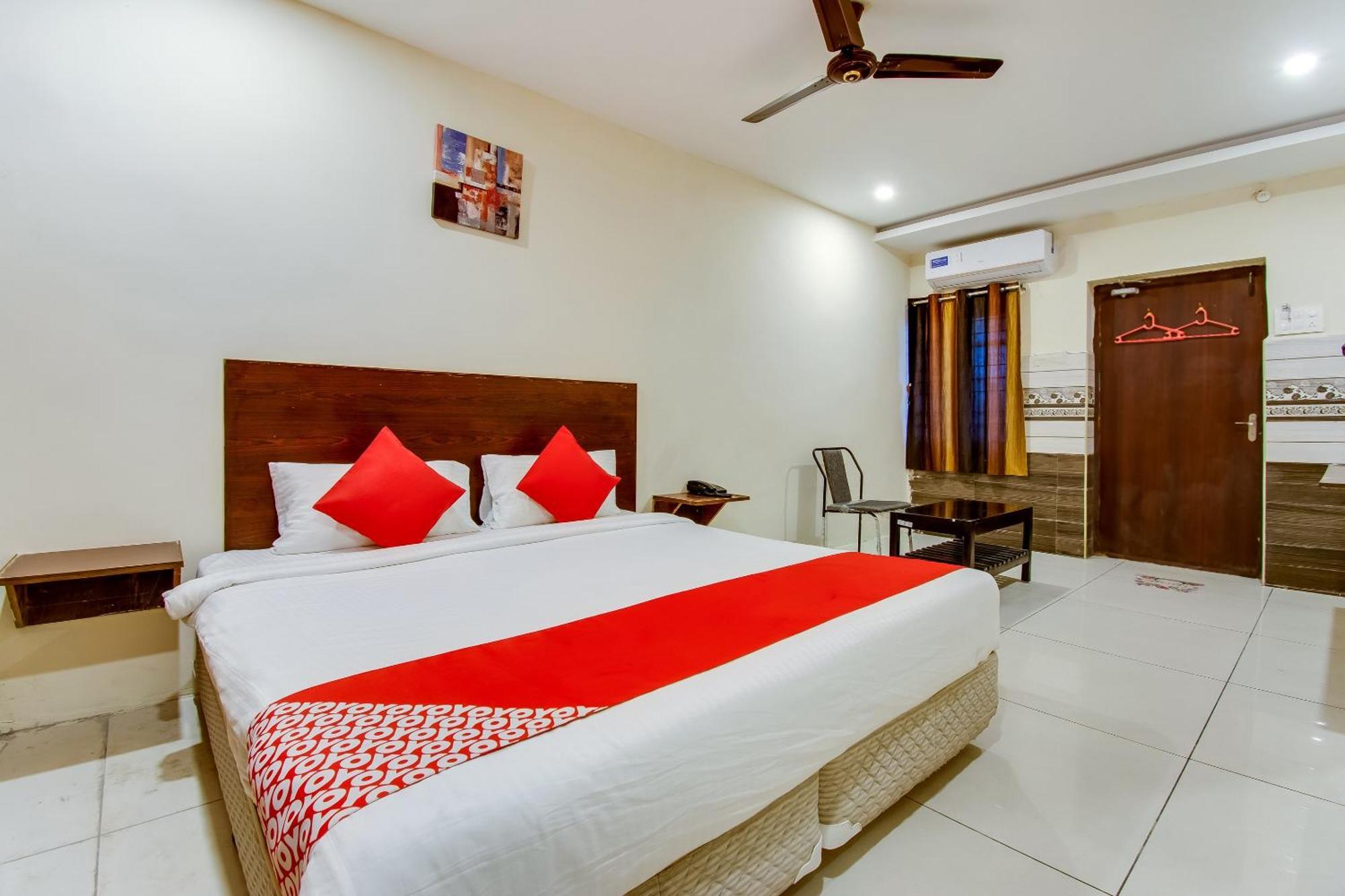 Oyo Akshaya Nest Hotel Vijayawada Ngoại thất bức ảnh